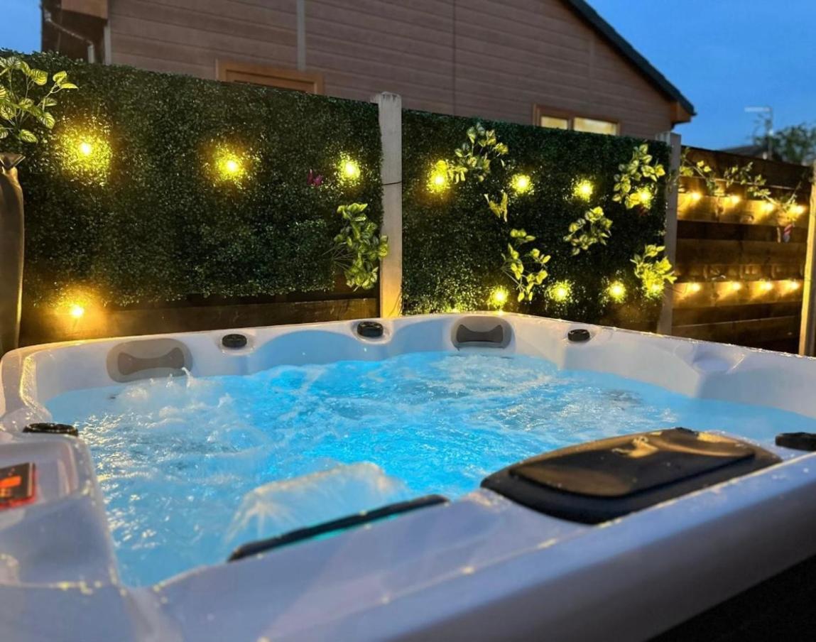 Ferienhaus Tulip With Hot Tub *